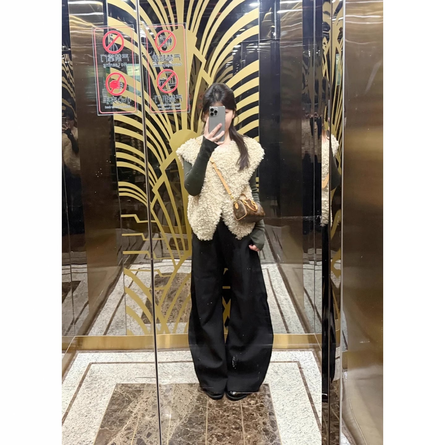 Casual loose sleeveless vest top